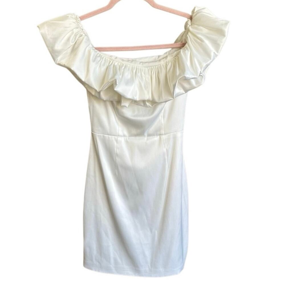 CHE BY CHELSEY White Satin Ruffled Off the Shoulder Bodycon Mini Dress Size XS